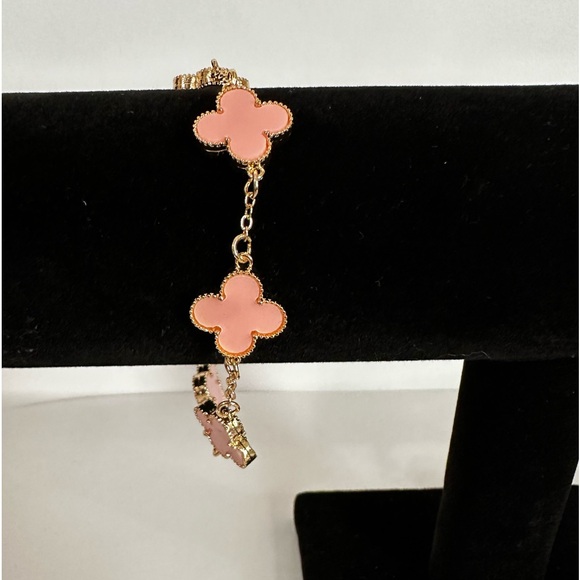 Pink Clover 18k Gold Bracelet - Picture 4 of 5